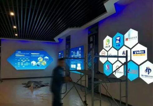 桂林軟膜燈箱招牌價(jià)格一平方多少錢(qián)？答案3秒前公布